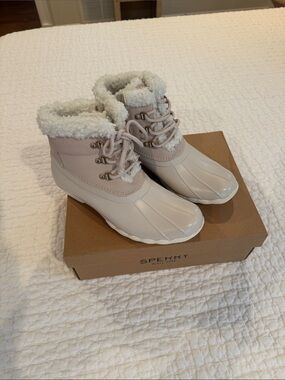 Sperry Women's Alpine White Faux-Shearling Duck Boots